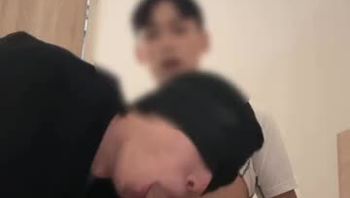 壮汉男同性恋与小鲜肉基友激情做爱被大肉棒疯狂抽肛贱态毕露视频