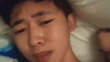 研究生男同志被基友暴力抽插屁眼熬熬直叫屁眼外翻无套内射视频