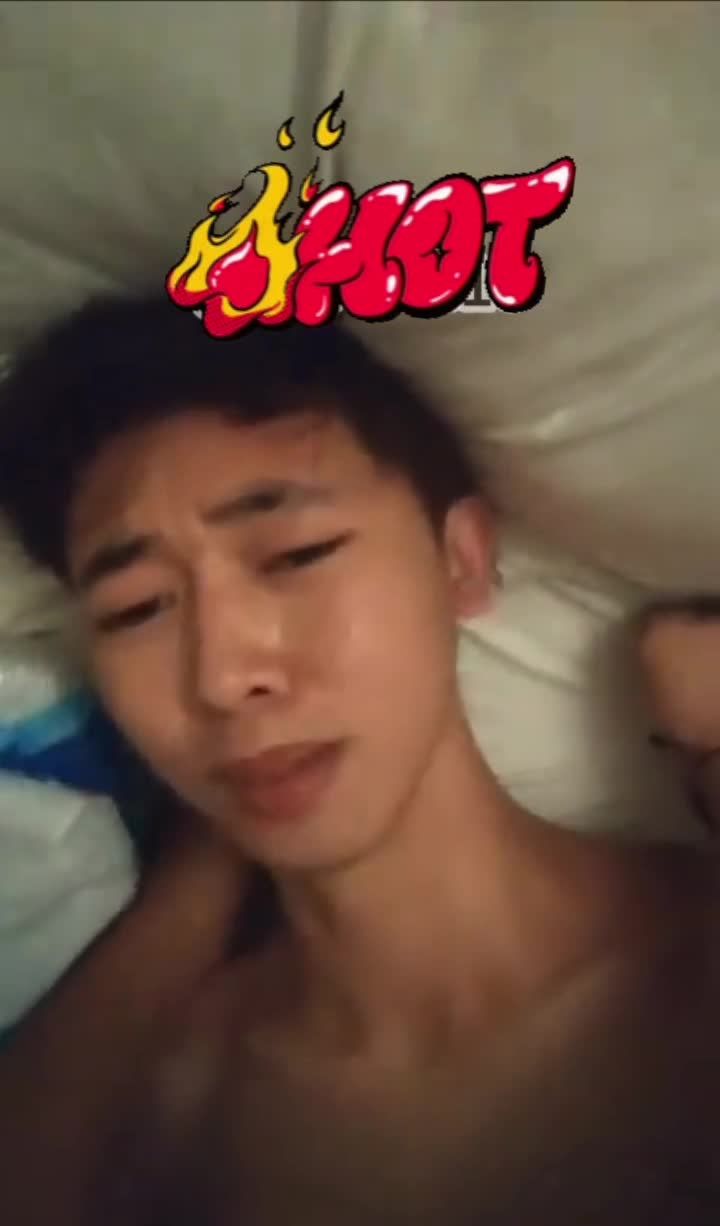 研究生男同志被基友暴力抽插屁眼熬熬直叫屁眼外翻无套内射视频