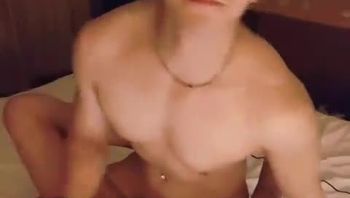 肌肉猛男男同志酒店约基友操屁眼无套打桩精液全部内射进屁眼填满屁眼视频