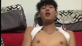 体育生男同志放假在家无聊自拍撸屌撸鸡巴打飞机自慰视频