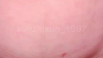 纹身男同志情趣酒店大屌后入疯狂暴操好兄弟屁眼都被白花花的精液填满视频