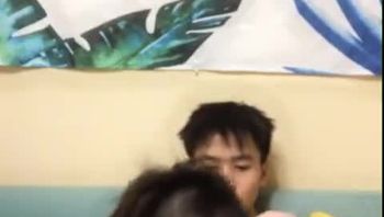 两男同志互相撸鸡巴撸屌互舔鸡巴口交抠屁眼后喷射精液视频