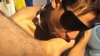 八块腹肌公狗大学生男同志被金主调教舔臭脚把大臭脚舔了个遍视频