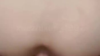 矮小纹身男同志穿着渔网丝袜被好兄弟大力抽插屁眼内射视频