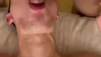 和邻居男同志小旅馆约炮猛干邻居后庭把精液都射进了菊花里视频