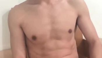 高中生眼镜小鲜肉男同志周末父母不在家兴奋的在卧室自慰撸屌撸鸡巴打飞机视频