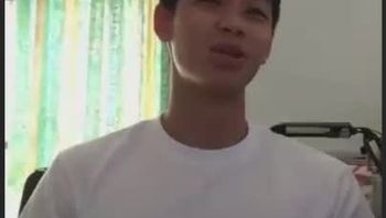 江西农村一精壮男同性恋干完活后在家里自慰撸屌打飞机视频