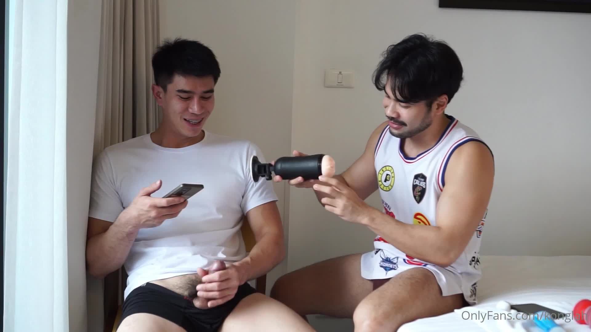 两倒模师傅gay在酒店里一起操自己设计出来的飞机杯测试感受gv视频