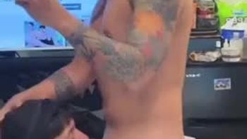 互舔鸡巴舔屌口交的两男同志大屌后入暴力狂操屁眼无套内射视频