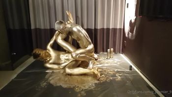 两个全身涂抹颜料的男同志激情大战狠操肛门白花花的淫水精液格外的明显gv视频