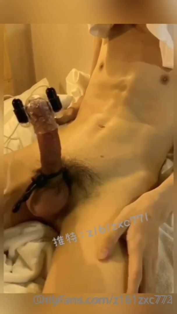 推特网红男同志初次体验特殊服务按摩被男技师撸屌撸鸡巴打飞机喷精视频