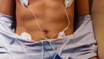 cos美国队长的大学生男同志被金主男同志调教撸屌撸鸡巴榨精视频