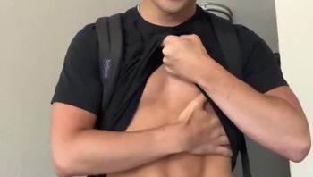 上身黑下体超白的大学生男同志自慰撸屌打飞机射完精液大屌还一直硬邦邦视频