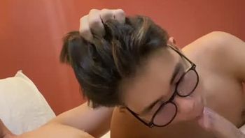 眼镜大学生男同志被大屌亲叔叔猛烈爆菊操到骚屁眼不停留出白浆男男视频