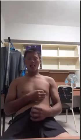 小黑柴身材男同志在工厂宿舍骚浪自慰撸鸡巴撸了近一个小时才射也太hi爽无下限太腻害了视频