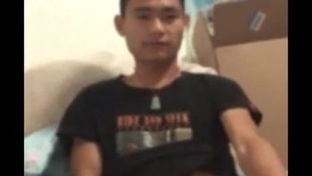 福建健身教练男同志是条肌肉狗贱奴性欲很强骚浪自慰疯狂撸管视频