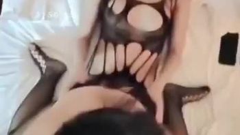 丰满ts伪娘与在小酒馆搭讪认识的ts伪娘酒店激情大战被大屌无套爆菊操的不停的淫荡骚叫视频