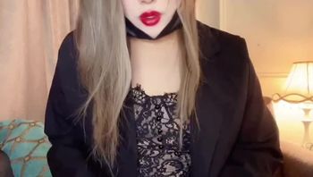 欲求不满的TS伪娘干脆抛弃在酒店的男同志自己打车回家撸鸡巴视频