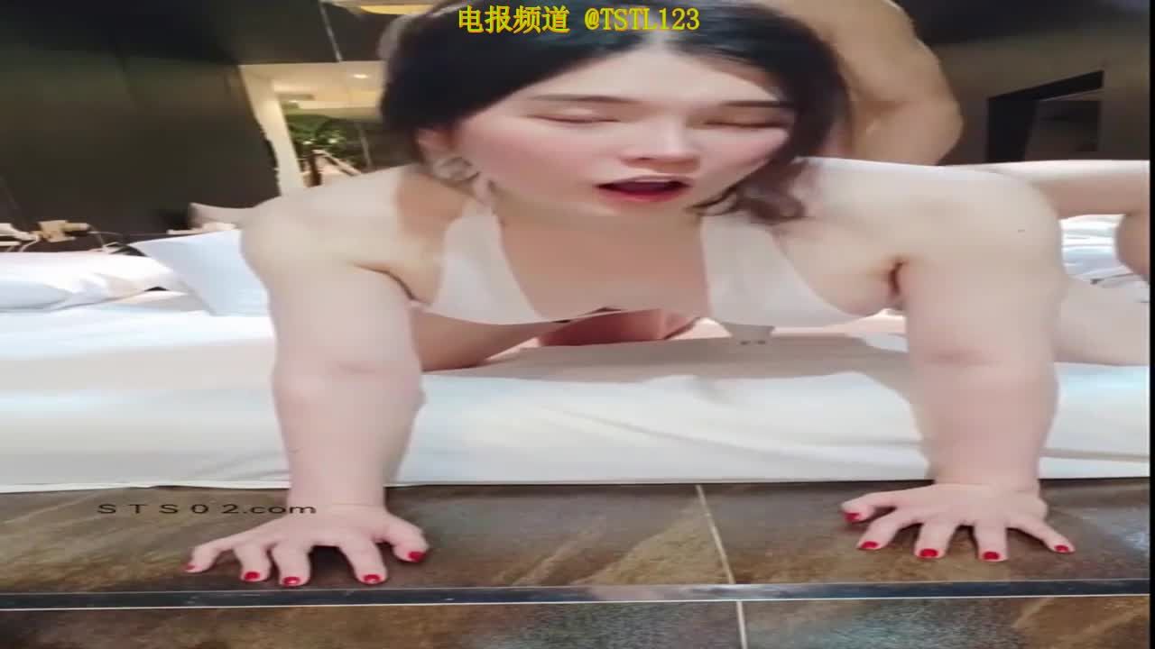 美艳ts人妖被大叔男同志肉棒操到翻白眼大鸡巴疯狂抽插屁穴猛烈爆菊贱态毕露视频