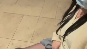 小小的鸡巴也很可爱！萌妹ts人妖户外公园漏出骚浪自慰疯狂撸鸡巴勾魂诱惑视频