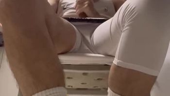 江西赣州某体育学院大学生gay在学校宿舍骚浪自慰疯狂撸鸡巴极致淫靡视频