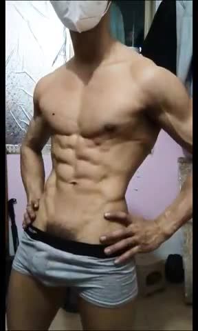 八块腹肌健身教练男同性恋骚浪自慰疯狂撸屌还往洗手台上喷射精液骚气爆棚视频