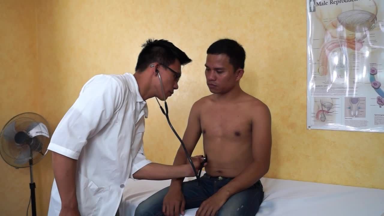 寸头男gay去医院检查身体被帅气男医生爆肛猛操GV视频