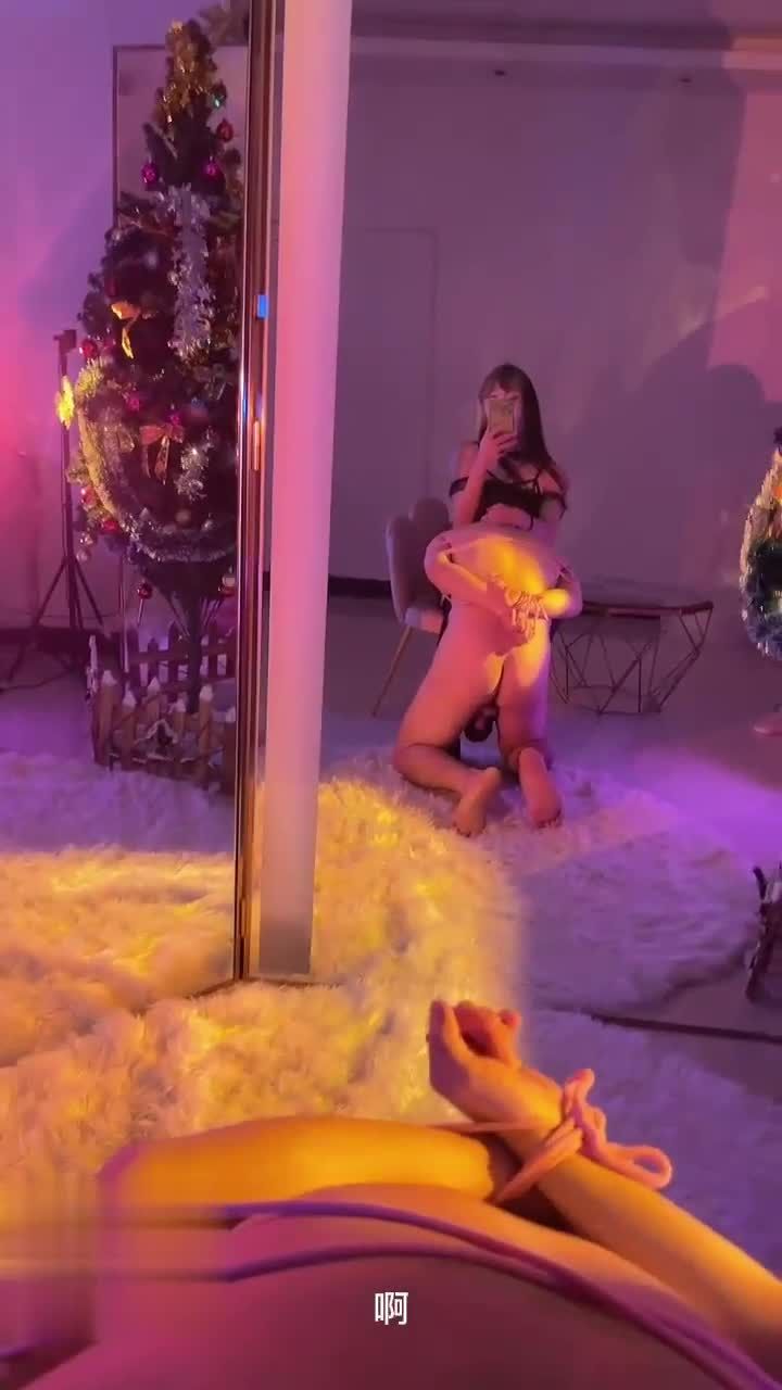 帅气体育生被黑丝TS伪娘调教抽打口交撸屌视频