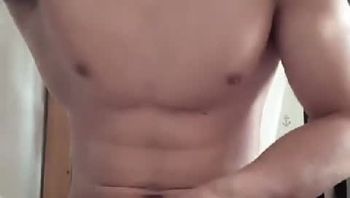 高中生眼镜小鲜肉男同性恋偷偷跑回学校宿舍打飞机一脸的淫荡贱样骚气爆棚视频