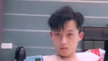 帅气富二代小鲜肉gay三星级酒店自拍淫荡自慰疯狂撸肉棒贱态毕露视频