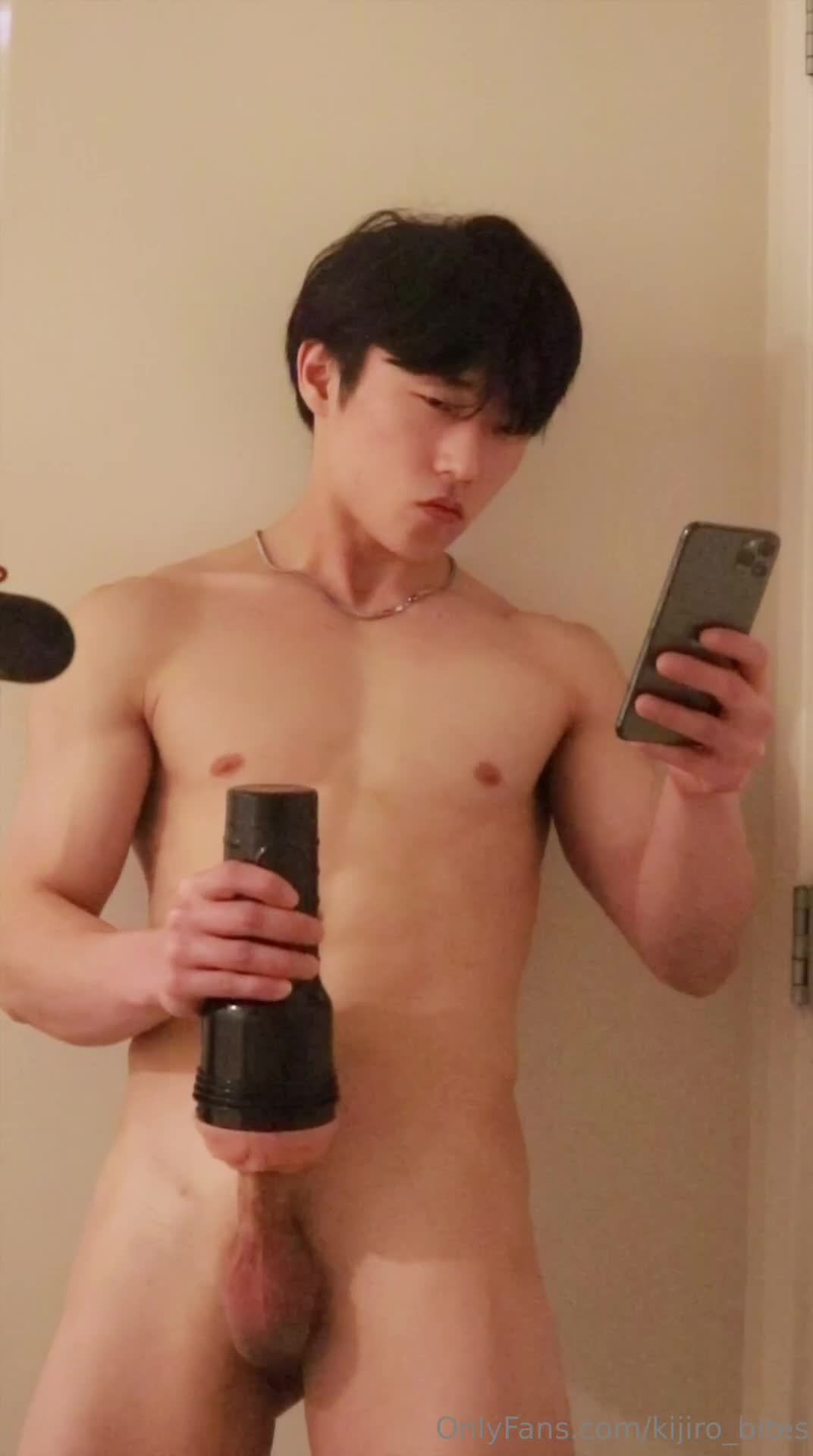 大学生男同性恋对镜自拍淫荡自慰疯狂撸大鸡巴骚气尽显视频