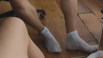 湖北肌肉男男同志居家对镜自拍骚浪自慰疯狂打飞机贱态毕露男男视频