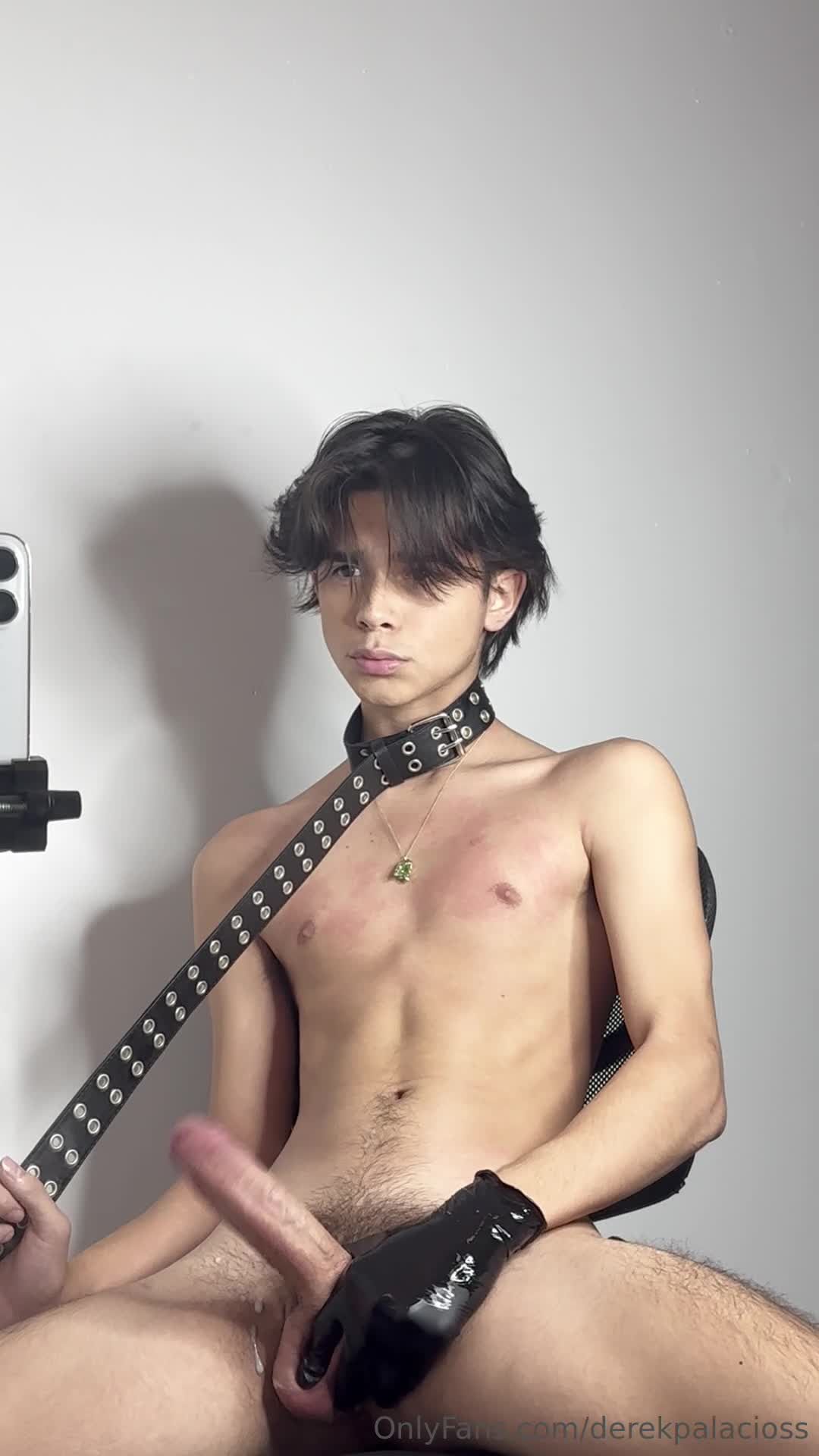 酷帅小鲜肉男同志居家直播自慰撸屌榨精视频