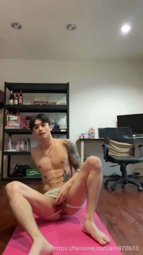 纹身麒麟臂肌肉男男同性恋居家自拍淫荡自慰疯狂撸鸡巴贱态尽显视频