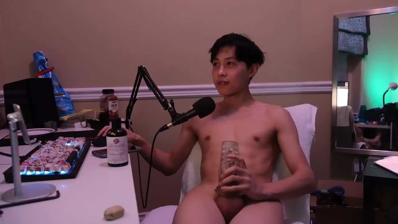 推特小网红精神小伙男同性恋直播骚浪自慰疯狂打飞机汁水四溅贱态尽显男男视频