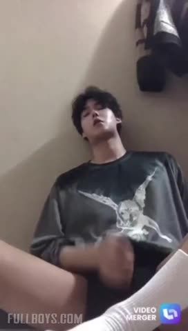 操鞋子见过吗？大学生男同性恋居家自骚浪自慰疯狂撸肉棒骚气尽显视频