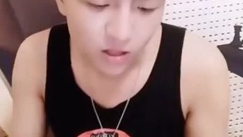 篮球体育生大学生男同性恋居家自拍淫浪自慰疯狂打飞机贱态毕露男男视频