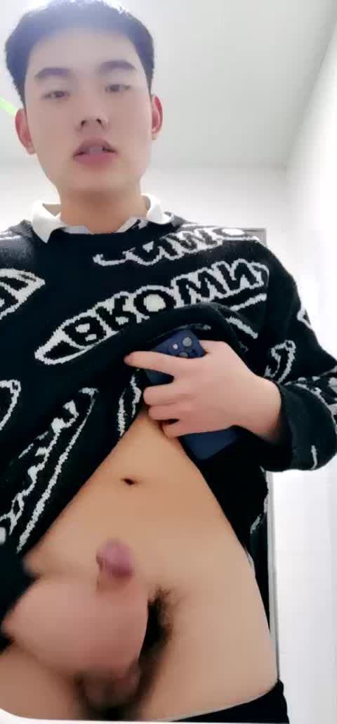 肉壮翘臀大学生男同志居家自拍骚浪自慰疯狂打飞机骚气尽显gv视频