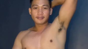 摄影师男同志居家自拍淫荡自慰疯狂撸大肉棒贱态毕露gv视频