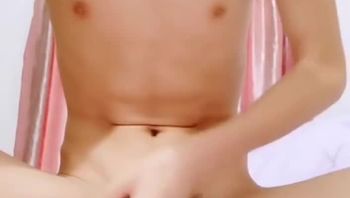 瘦猴高中生男同性恋居家自拍淫荡自慰疯狂撸肉棒骚气尽显视频