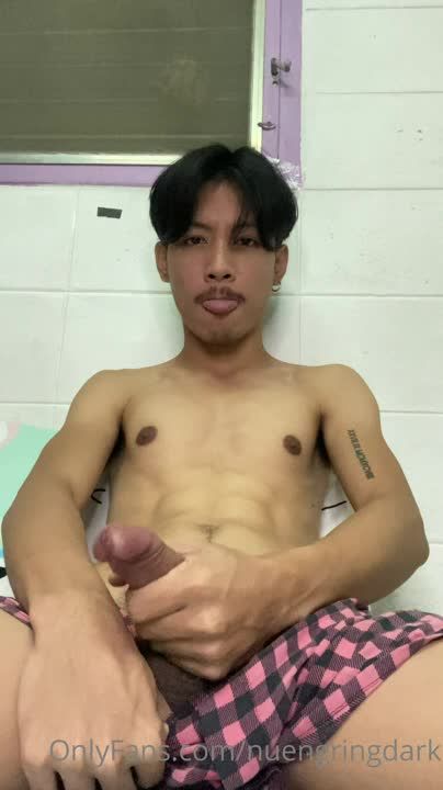 小胡子中分头骚狗男同志居家自拍骚浪自慰疯狂撸大屌gv视频