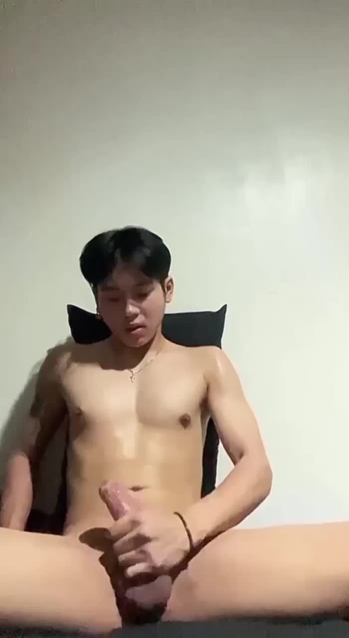 蛋大屌粗又有颜的男同志小鲜肉家中自慰视频