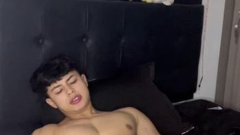 唇红齿白肌肉男男同志骚浪自慰疯狂打飞机骚态尽显贱态毕露gv视频