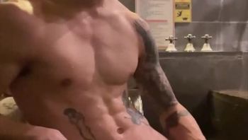 硬翘钻石屌纹身痞子gay泡在温泉里骚浪自慰疯狂撸鸡巴骚态尽显视频