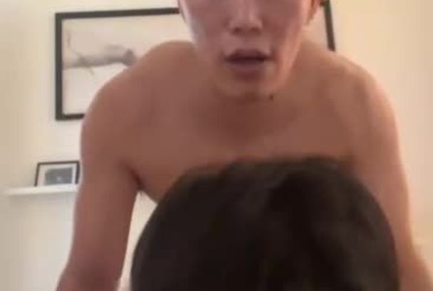 白袜男GAY被寸头猛男狂野猛操骚菊干的嗷嗷骚叫视频