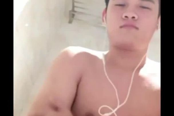 四眼小鲜肉和网友视频淫荡打飞机撸射GV视频