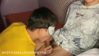 两个人戴着眼罩真的看得到吗？小鲜肉男同志与同学居家激情大战先舔鸡巴后操菊骚气爆棚gv视频