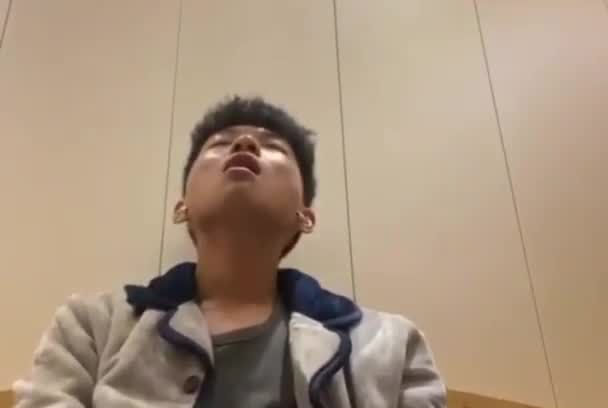 在校高中男同学生居家看精品GV同性恋视频掏出鸡巴使劲猛撸骚屌