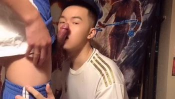 蓝色校服直男初中生和肉壮男同志基友激性爱视频